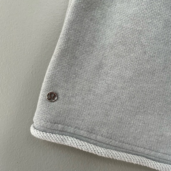 Lululemon All You Need Short in Heathered Silver Spoon - RARE - Picture 6 of 6